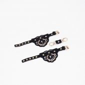 Черные кожаные наручники с клепками, кольцами и золотистой фурнитурой - Crazy Handmade - купить с доставкой в Саранске