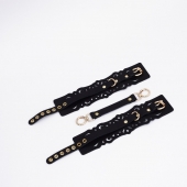 Черный кожаные оковы с узорами и золотистой фурнитурой - Crazy Handmade - купить с доставкой в Саранске