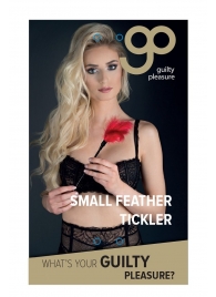 Пластиковая метелочка с красными пёрышками Small Feather Tickler - 32 см. - Blush Novelties - купить с доставкой в Саранске